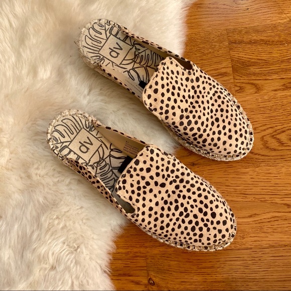 dv leopard mules